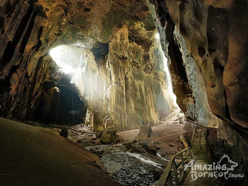 Sandakan - Gomantong Cave & Kinabatangan River Cruise